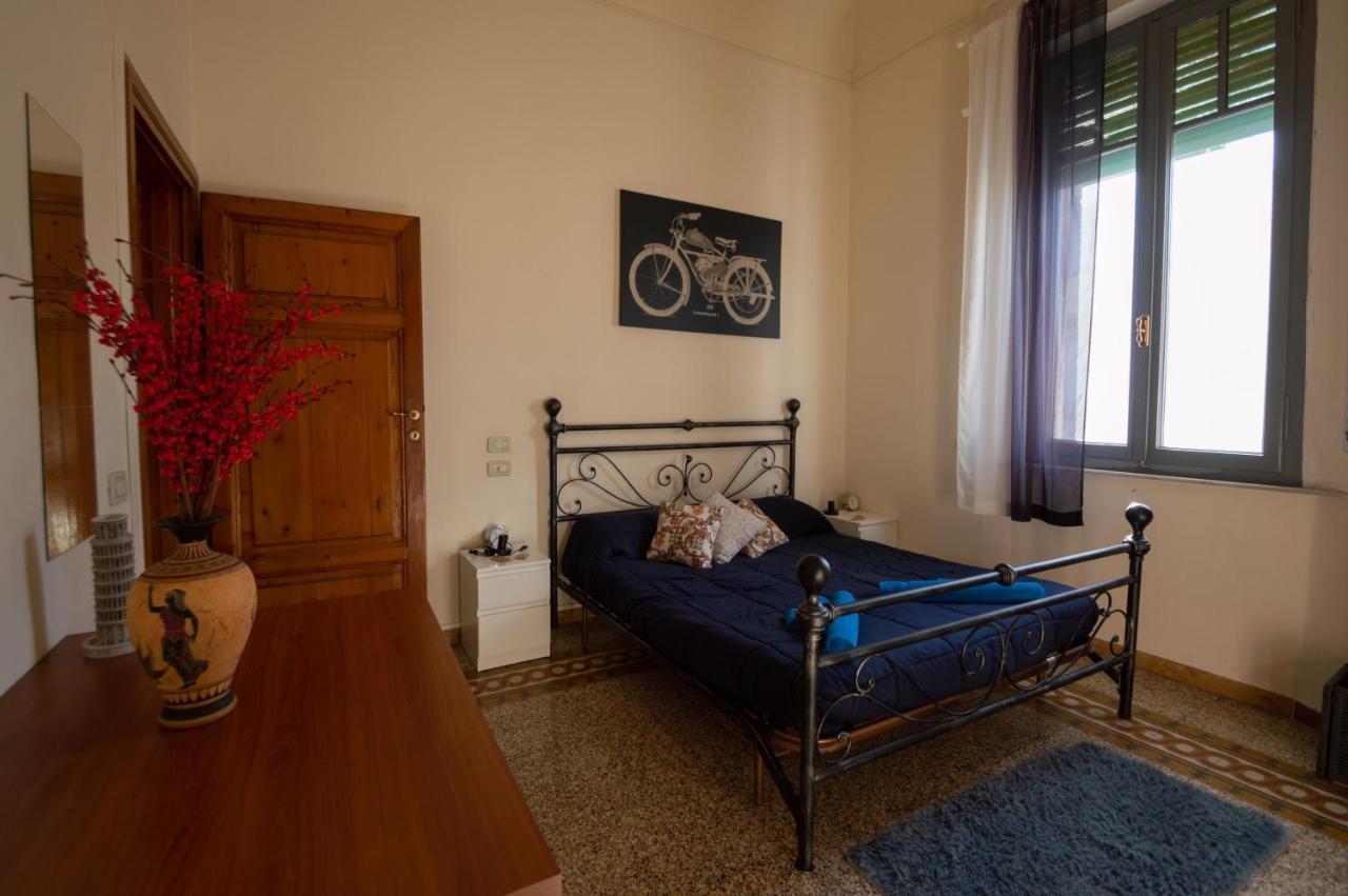 Bonanno Street Tower Free Parking Pisa Exterior foto